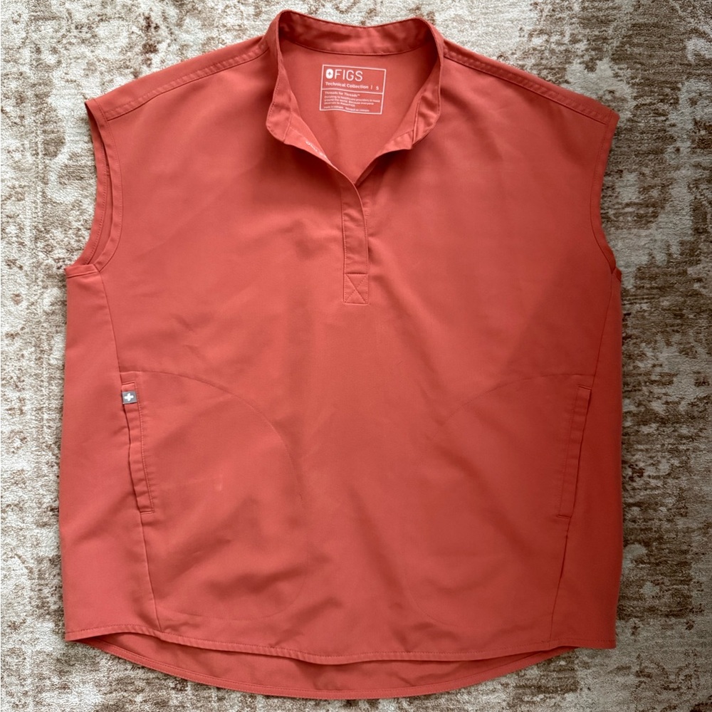 FIGS woman Sleeveless top